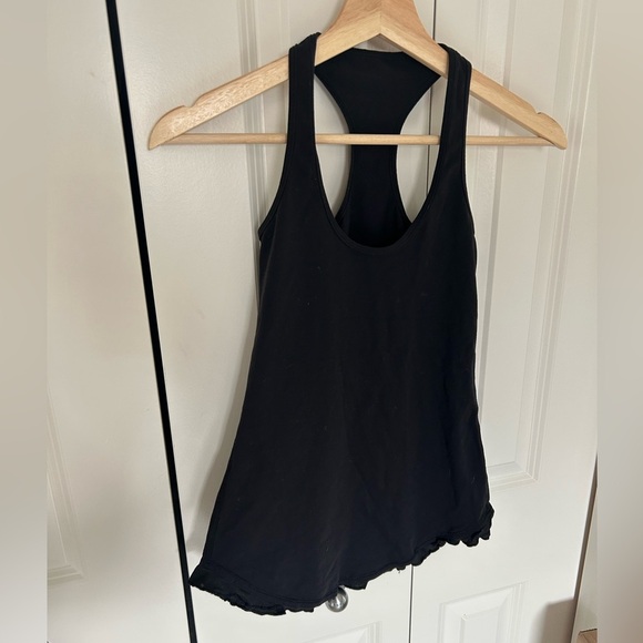Lululemon black tank size 2 - Picture 1 of 4
